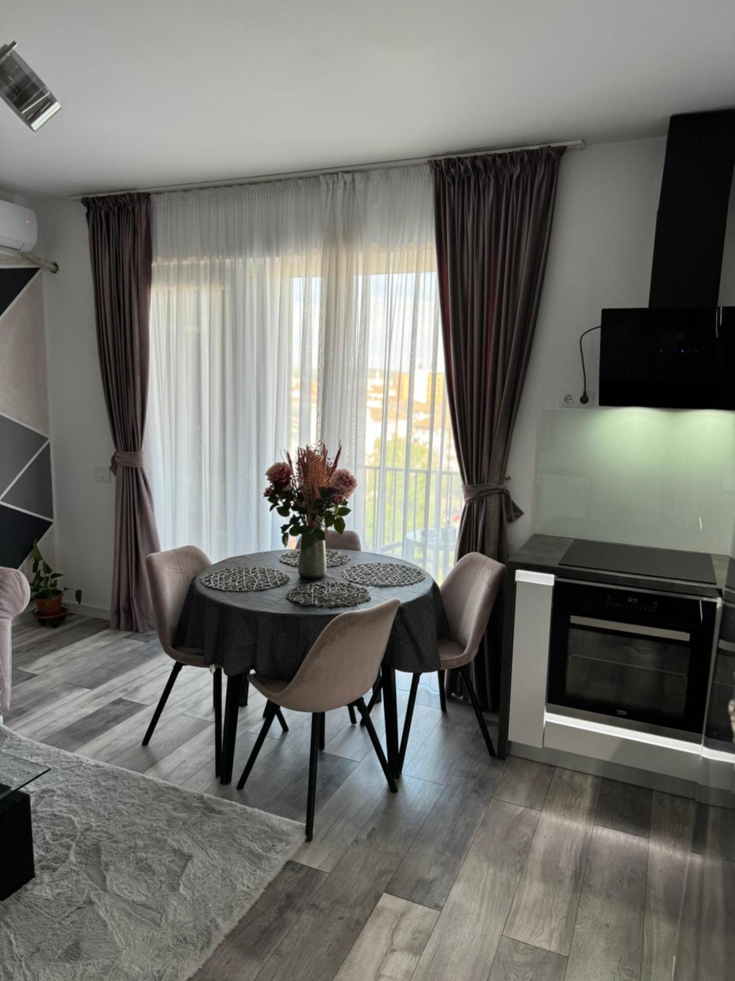 Magnific Lejlighed Oradea Eksteriør billede